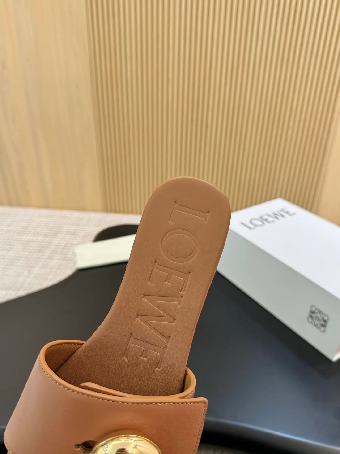 👟👟Ex-factory price 340👟👟 Clamshell box + 10 LOEWE 25th spring and summer new styles, seven colors to choose from. Code number 35-43, genuine leather base plus 40